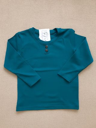 🧒✨ Stylová trička pro malé fešáky! ✨🧒 Naše trička By o Baby v barvách čokoláda 🍫 a petrolej 💙 jsou must-have kouskem...